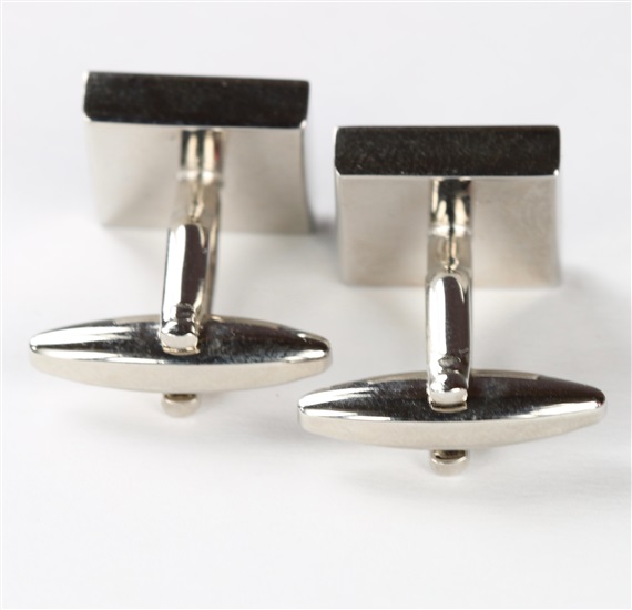 Cufflinks Reverter