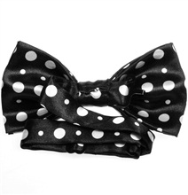 Black bow tie reverse with white dots