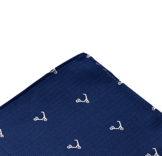 Pañuelo Bolsillo Azul con Patinetes